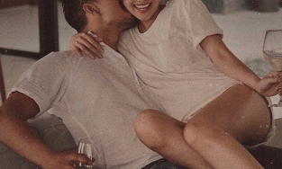 Phanh Lee đăng ảnh 'đỏ mặt', còn viết cả ngôn tình gửi chồng TGĐ tập đoàn nghìn tỷ