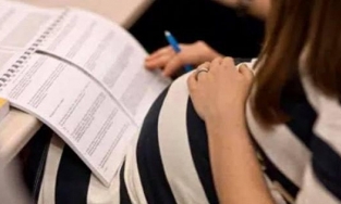 Sinh viên mang thai được nghỉ học tạm thời và bảo lưu kết quả học tập 