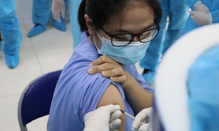 An Giang: Nữ nhân viên y tế  tử vong sau tiêm vaccine Covid-19