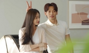 Ngỡ ngàng với cách Bi Rain gọi Kim Tae Hee sau 4 năm hôn nhân