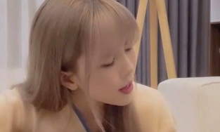 Thiều Bảo Trâm khoe nhan sắc 'nàng thơ', lần đầu hát live ca khúc 'Love Rosie'