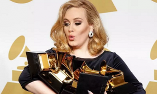 Chất như Adele, 'ở ẩn' suốt 6 năm vẫn được vinh danh 'nghệ sĩ của thập kỷ' 