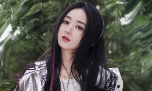 Phùng Thiệu Phong mở tiệc độc thân, Triệu Lệ Dĩnh tung ảnh đẹp xuất thần 