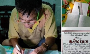 Thương cháu không có giấy khen, ông nội dành cả tối vẽ giấy khen tặng cháu