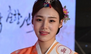 Nhan sắc tân Hoa hậu truyền thống Hàn Quốc 2021 bị nghi chỉnh sửa