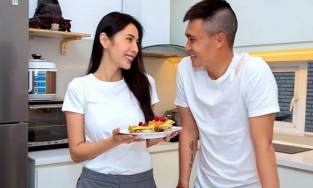 Giữa ồn ào ăn chặn tiền từ thiện, Thủy Tiên được Công Vinh an ủi mát lòng: 'Vợ đẹp lại nấu ăn ngon'
