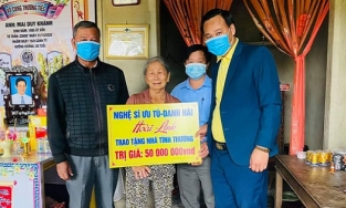 Lãnh đạo huyện Quế Sơn (Quảng Nam) cho biết đoàn của Hoài Linh đã hỗ trợ địa phương 500 triệu đồng