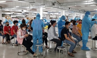 Tâm dịch Bắc Giang: Công nhân không được phép ra khỏi phòng trọ