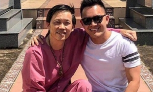 Giữa biến tiền từ thiện, Hoài Linh ngăn cản không cho con trai bay từ Mỹ về Việt Nam