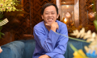 Hoài Linh lại bị 'bóc' nói dối khi khẳng định cách ly sau xạ trị, nhưng lại lộ ảnh đi sự kiện