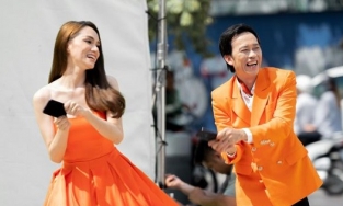 Lộ clip nhún nhảy cùng Hương Giang, Hoài Linh nhận phản ứng bất ngờ