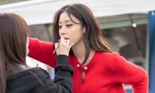 Jiyeon (T-ARA) gây sốt với loạt ảnh khoe nhan sắc 'đẹp xỉu' tại hậu trường 