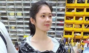 Jang Nara mặt mộc trẻ trung ở tuổi 40 qua ảnh camera thường