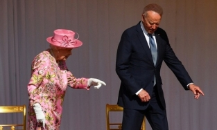 Tổng thống Biden thừa nhận Nữ hoàng Anh khiến ông nhớ về người mẹ quá cố