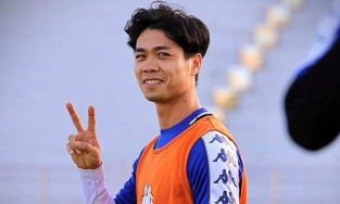 Vợ học trường quốc tế, trình độ ngoại ngữ của Công Phượng thế nào?