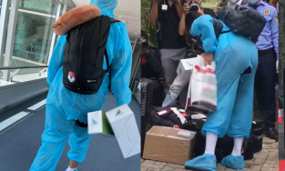 Dân tình cười ngất khi đồ bảo hộ của hai 'cây sào' Tấn Trường, Văn Hậu rách tơi tả