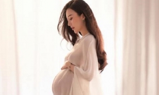 Sau lễ hỏi, Vũ Ngọc Châm khoe bụng bầu hơn 8 tháng