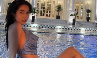 Ngọc Trinh rời biệt thự 50 tỷ, diện áo tắm bé con 'thả dáng' tại lâu đài của Vũ Khắc Tiệp