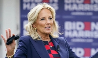 Vợ Tổng thống Mỹ Joe Biden lên tiếng về chiếc quần tất 'kém sang'