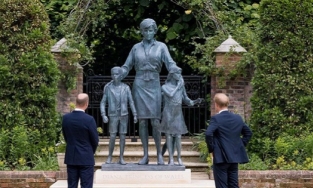 Loạt chi tiết đầy tinh tế và ý nghĩa của bức tượng tưởng niệm cố Công nương Diana