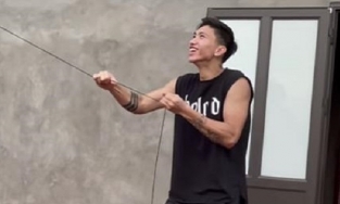 Đoàn Văn Hậu thả diều kiểu gì mà hội chị em đứng ngồi không yên thế này