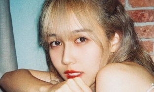 Hậu Hoàng ăn mặc quyến rũ mừng sinh nhật tuổi 26, ai yêu rồi cũng khác?