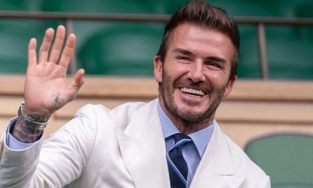 Đi xem quần vợt, David Beckham lại chơi không đẹp khi hút hết spotlight