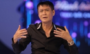 Đạo diễn Lê Hoàng đề xuất cấm vợ chồng sờ điện thoại máy tính của nhau
