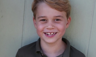 Công nương Kate ra quyết định đau lòng khi con trai George bị chế nhạo