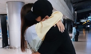 Thủ môn Bùi Tiến Dũng tạm chia tay bạn gái mẫu Tây