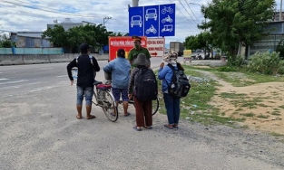 4 mẹ con đạp xe 1000 km từ Đồng Nai về Nghệ An từ chối nhận tiền từ thiện 