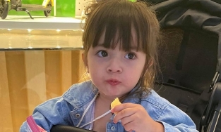 Con gái lai 5 dòng máu của Chung Thục Quyên, 2 tuổi nghe hiểu 5 ngôn ngữ