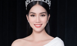 2 Á hậu Thúy Vân - Phương Anh khiến netizen tròn mắt khi bắn tiếng Anh 