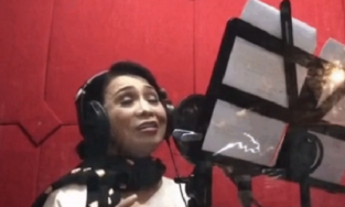 MXH xôn xao clip Em Gái Mưa phiên bản cải lương của NSND Bạch Tuyết