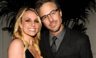 Nghi vấn Britney Spears đã từng bí mật kết hôn với quản lý cũ