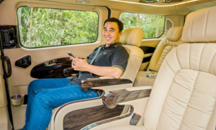 Nổi tiếng giàu có, MC Quyền Linh lần đầu khoe gia tài có '1 0 2' của mình