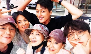 Lần đầu công khai xuất hiện 'tình trẻ' kém 11 tuổi, Song Hye Kyo bị chê già