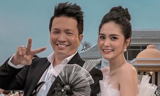 Chồng 'mỹ nhân nhà 350 tỷ' Đoàn Di Băng ở bên vợ 10 năm không 1 ngày chán