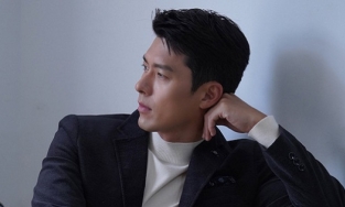 Ảnh hậu trường đẹp như tạp chí của Hyun Bin, xứng danh nam thần Kbiz