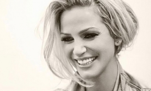 Nữ ca sĩ Sarah Harding nhóm Girls Aloud qua đời ở tuổi 39 vì ung thư