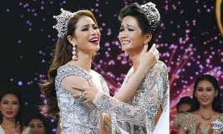 Khoảnh khắc Phạm Hương lấn át H'Hen Niê 4 năm trước hot trở lại trên MXH