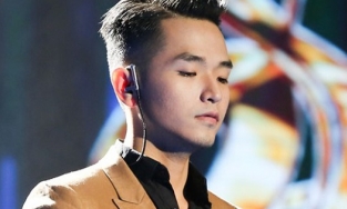 Bố của nam ca sĩ Phạm Hồng Phước đột ngột qua đời ở tuổi 54