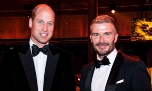 Đọ sắc bên Hoàng tử William, David Beckham vẫn 'trên cơ' dù bị thương ở mũi