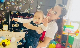 Nói 5 từ với con mỗi ngày, Đinh Ngọc Diệp được khen ngợi khéo léo