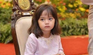 Nhan sắc xinh đẹp của 'tiểu mỹ nhân' Hoàng gia Malaysia khi lên 10