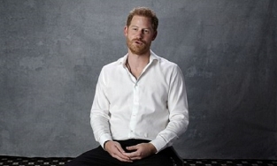 Khen ngợi vợ chồng nữ hoàng Anh, Harry bị dư luận chỉ trích 'đạo đức giả'