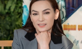 Sức khoẻ của Phi Nhung: Hồng Vân nói kỳ tích, bạn thân nói đã qua hiểm nguy