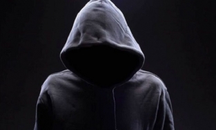 Nam rapper lên tiếng về mối quan hệ tình cảm với bé gái 10 tuổi