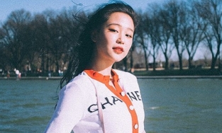 Cháu gái Chủ tịch tập đoàn Daelim: Xinh đẹp, thân thiết với idol nhà YG, SM