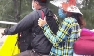 Người chồng đạp xe chở vợ bầu 8 tháng từ Sài Gòn về Sóc Trăng